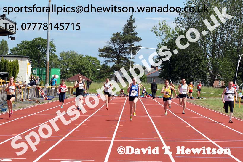 100 metres, North East Masters Champs, Monkton Stadium,  Jarrow. Photo: David T. Hewitson/Sports for All Pics